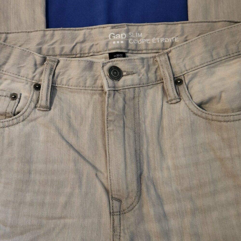 Gap jeans sz 30 x 32 slim fit light gray EUC